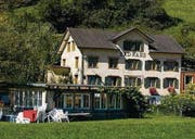 Statt des alten Bad Rans (Bild) sollte ein 1240-Millionen-Wellness-Tempel entstehen. (Bild: Archiv)