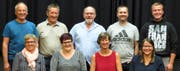Die Bürgler Theaterleute freuen sich auf ihren Aufrtitt ab Januar 2019: (hinten, von rechts) Robert Arnold, Philipe Waridel, Beppi Imhof, Heinz Imhof und Gustavo Beltrametti; (vorne, von rechts) Lea Bricker, Rita Schmid, Manuela Küttel und Margrit Gisler. (Bild: PD)
