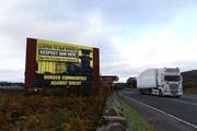 London und Brüssel sind darum bemüht, eine feste Grenze zwischen dem EU-Mitgliedsstaat Irland und dem britischen Nordirland durch den Brexit zu vermeiden. (Bild: Charles McQuillan/Getty)