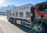 Die Kehrichtabfuhr ist seit Anfang Jahr mit neuem Fahrzeug unterwegs. Bild: (Valentin Luthiger, 30. Januar 2018)