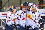Spieler von Red Bull München jubeln beim 4:0-Sieg gegen Ingolstadt am letzten Sonntag. (Bild: Oliver Strisch/Imago (Ingolstadt, 4. November 2018))