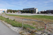 Auf dieser Parzelle beim Arena-Areal im Buriet in Thal soll das Firmengebäude entstehen. (Bild: Martin Rechsteiner)