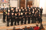 Zuerst wurden durch den Kammerchor Wil fünf Werke von Paul Huber gesungen.