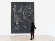 Wandfüllendes Geschenk des Malers Georg Baselitz an die Fondation Beyeler: Nach der Ausstellung «Mondvogel und Spinne» vom Jahresbeginn bekommt das Gemälde «Wer alles? Was alles?» in Riehen einen eigenen Raum. (Bild: Ana Brancovic/Georg Baselitz/Fondation Beyeler)