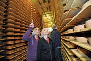 Die Käserei Linden öffnete bereits 2013 am Tag der offenen Käsekeller den Betrieb. (Bild: Ralph Ribi)
