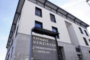 Der neue Gemeinderat von Menzingen hat sich konstituiert. Im Bild das Rathaus. (Bild: Werner Schelbert (10. September 2018))