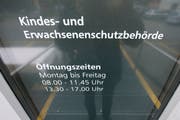 Läuft ein Strafverfahren, ist ein von der Kesb verhängtes Besuchsverbot die Regel – bis der Fall mit der Justiz geklärt ist. (Symbolbild: Keystone/Urs Flüeler)