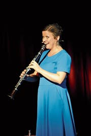 Überraschend vielseitige Performerin: Lisa Brunner an der Klarinette. (Bild: Heinz Schluep)