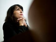 Wirft aufgrund heikler Wahlkampfspenden das Handtuch: Die Waadtländer SP-Ständerätin Géraldine Savary bei der Medienorientierung in Lausanne. (Bild: KEYSTONE/JEAN-CHRISTOPHE BOTT)