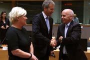 Treffen der Finanzminister: Ueli Maurer mit der Norwegerin Siv Jensen und dem Österreicher Hartwig Löger(AP Photo/Francisco Seco)