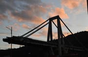 Die eingestürzte Brücke in Genua. (Bild: Luca Zennaro/EPA)