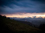Föhnstimmung im Spätherbst: Hier ein Bild über dem Luzerner Hinterland vom 23. November 2016. (Bild: KEYSTONE/MARCEL BIERI)