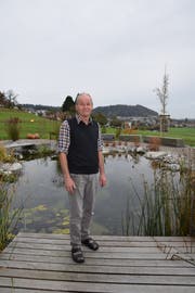 Da die Thur nur noch wenig Fische hergibt, landet ab und zu auch ein Fisch aus dem eigenen Teich auf Markus Brunners Teller. (Bild: Lara Wüest)