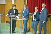 Moderator Manuel Nagel und die drei Kandidierenden Kilian Germann, Jasmine Schönholzer und Patrick Sempach. (Bild: Mario Testa)