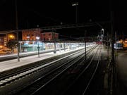 Aufgrund der Sperrung durch die Polizei und Feuerwehr war der Bahnhof Arth-Goldau während knapp zwei Stunden wie verlassen. (Bild: Geri Holdener/Bote der Urschweiz (Arth-Goldau, 6. November 2018))