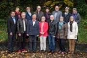 Hintere Reihe von links:Renate Falk, Beatrice Frey-Hässig, Ueli Kaltenrieder, Anna Christen, Hans Bucher, Margrit Thalmann, Ruth UlrichVordere Reihe von links:Daniel Rüttimann, Peter Dietschi, Urs W. Studer, Ruth Garcia, Markus Tresch, Heidi Ragonesi, Elisabeth Portmann