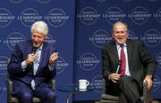 Schaffte 2002 eine von nur drei Ausnahmen: George W. Bush. (rechts) (Bild: Keystone/Mitchell Pe Masilun, Little Rock, 17.07.2018)