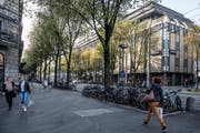 Auch die Pilatusstrasse könnte dereinst zur Tourismus-Zone mit längeren Öffnungszeiten gehören. (Bild: Nadia Schärli, 23. Oktober 2018)