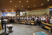 Abendlob des Gesamtchors am Kirchengesangstag 2014 in Büren. (Bild: André A. Niederberger)