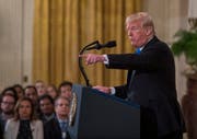 US-Präsident Donald Trump an der Pressekonferenz mit gehässigen Tönen vom Mittwochabend (Bild: EPA/ERIK S. LESSER)