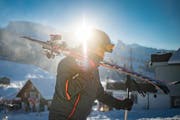 Skifahrer unterwegs im Skigebiet Wildhaus-Alt St. Johann beim Sessellift Wildhaus-Oberdorf, am Freitag, 6. Januar 2016, in Wildhaus. Bild: Benjamin Manser / Tagblatt