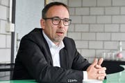 Thomas Bosshard ist einziger offizieller Kandidat für das Erler Gemeindepräsidium. (Bilder: Donato Caspari)