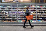 Blick in die Migros in der Mall of Switzerland. (Bild: Pius Amrein (Ebikon, 21. März 2018))