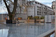Am Mittwoch musste das Eisfeld komplett aufgetaut und neu geflutet werden. Bild: Gwendoline Flückiger