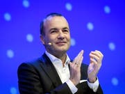 Der ehemalige EU-Parlamentspräsident Martin Schulz wirft Manfred Weber (Bild), EVP-Fraktionschef und möglichem Spitzenkandidaten für die Europawahl, mangelnde Distanz zu Ungarns Regierungschef Viktor Orban vor. (Bild: KEYSTONE/EPA COMPIC/KIMMO BRANDT)