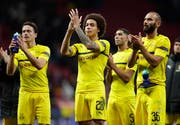 Dortmunds Fussballspieler sind im Hoch. (AP/Manu Fernandez)