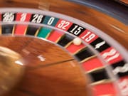 Das neue Geldspielgesetz tritt am 1. Januar in Kraft. Das hat der Bundesrat entschieden. Legale Online-Geldspiele können ab Juli angeboten werden. (Bild: KEYSTONE/GAETAN BALLY)