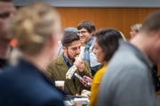 Erstmals hat der Begrüssungsapéro für Neuzugezogene im Bundesverwaltungsgericht stattgefunden. (Bilder: Michel Canonica)