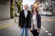 Vertreten die überparteiliche Kommission zur Findung eines Kandidaten für das Romanshorner Stadtpräsidium: Ueli Weideli und Aliye Gül. (Bild: Reto Martin)