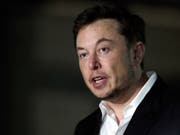 Nicht mehr Tesla-Präsident: Tesla-Chef Elon Musk gibt den Vorsitz im Tesla-Verwaltungsrat ab. (Bild: KEYSTONE/AP/KIICHIRO SATO)