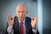Der scheidende Raiffeisen-Chef Patrik Gisel macht erneut von sich reden, diesmal mit einer Liaison. (Bild: Ralph Ribi /St.Gallen, 2. März 2018)
