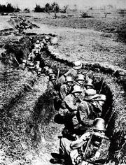 Deutsche Soldaten im Schützengraben 1917 an der Westfront in Frankreich. (Bild: Getty)