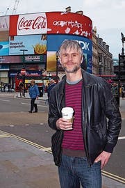Der Luzerner und Wahl-Londoner Gabriel Felder (51) am Piccadilly Circus. (Bild: PD)