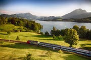 Voralpen-Express beim Vierwaldstättersee