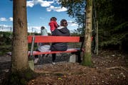 Die Luzernerin Sara Müller (alle Namen geändert) mit ihren Töchtern Jessica und Chiara. Inwieweit die Kinder ihren Papa zurückbekommen, ist völlig ungewiss. (Bild: Pius Amrein, 31. Oktober 2018)