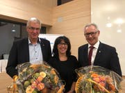 FDP-Kantonalpräsidentin Monika Bodenmann mit Paul Signer und Dölf Biasotto. Beide Regierungsräte wurden von ihrer Partei zur Wiederwahl nominiert. (Bild: PD)
