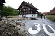 Das Unwetter vom Juni 2015 verursachte im Quartier Dörfli in Dierikon grosse Schäden. Bild: Corinne Glanzmann (8. Juni 2015)