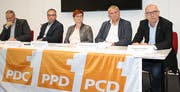 Protagonisten des Podiums: Stefan Geiges (CVP), Mathias Tschanen (SVP), Barbara Dätwyler (SP), Stefan Hanselmann (FDP) und August Keller (CVP). (Bild: PD)