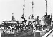 Sie läuteten das Ende der deutschen Monarchie ein: aufständische Matrosen im Hafen von Hamburg Anfang November 1918. Bild: Getty