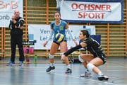 Die Steinhauserinnen kämpfen um die Punkte: Melina Cerfeda und Mirjana Blazevic (von links). (Bild: Maria Schmid (10. November 2018))