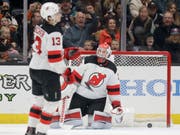 Nico Hischier und Goalie Cory Schneider waren am Ende geschlagen (Bild: KEYSTONE/AP/CHRIS CARLSON)