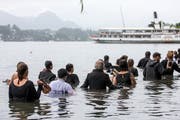 Luzerner Kulturschaffende protestieren 2017 gegen Kürzungen bei der kantonalen Kulturförderung. Bild Alexandra Wey/Keystone (11. August 2017)