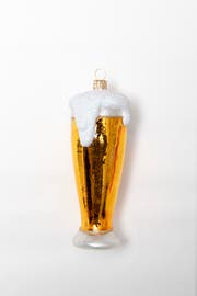 Bier für den Baum. (Bild: Urs Bucher)