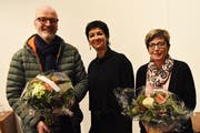 Die wiedergewählte Kirchenratspräsidentin Sandra Lussmann-Arnold (Mitte) verabschiedet Monika Planzer-Arnold und Armin Auf der Maur. (Bild: Georg Epp (Altdorf, 10. Dezember 2018))