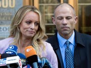 Die Pornodarstellerin Stormy Daniels und ihr Anwalt Michael Avenatti. (Bild: Keystone/AP/MARY ALTAFFER)