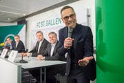 Die Überraschung ist perfekt: Am 12. Dezember 2017 wird nebst dem neuen Verwaltungsrat der TV-Moderator Matthias Hüppi (rechts) als neuer Präsident des FC St. Gallen präsentiert. (Bild: Urs Bucher)
